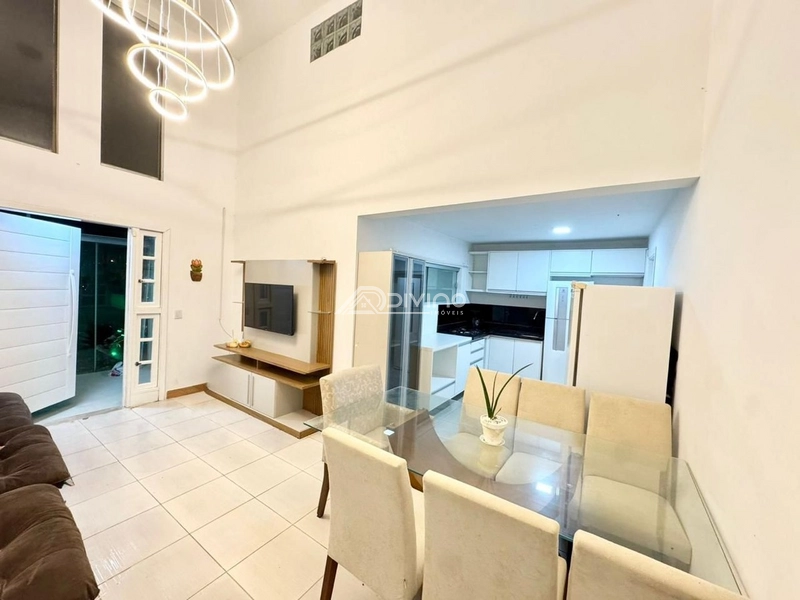 Imóvel à venda, a apenas 4 quadras do mar e com piscina, localizad: 2ª foto da galeria de imagens do imóvel