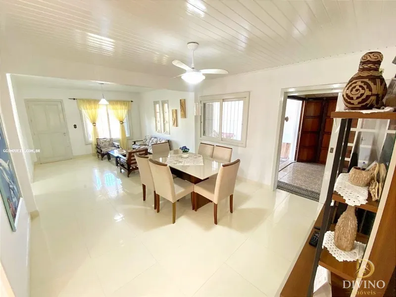 Casa na Praia, com Piscina, espaço gourmet, anexo com lareira! Confira: 8ª foto da galeria de imagens do imóvel