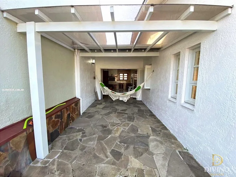 Casa na Praia, com Piscina, espaço gourmet, anexo com lareira! Confira: 16ª foto da galeria de imagens do imóvel