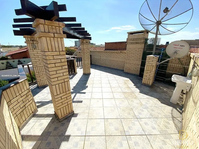 Casa na Praia, com Piscina, espaço gourmet, anexo com lareira! Confira: 31ª foto da galeria de imagens do imóvel