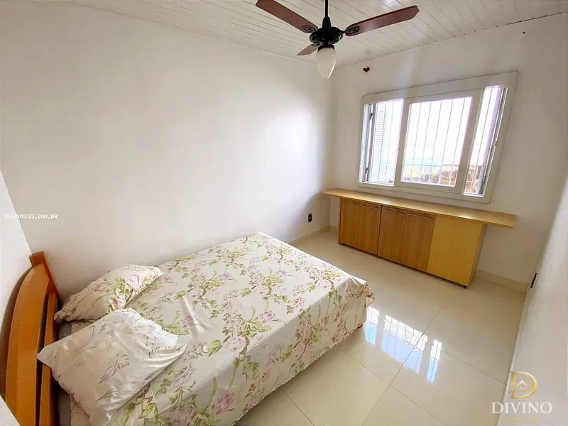 Casa na Praia, com Piscina, espaço gourmet, anexo com lareira! Confira: 20ª foto da galeria de imagens do imóvel