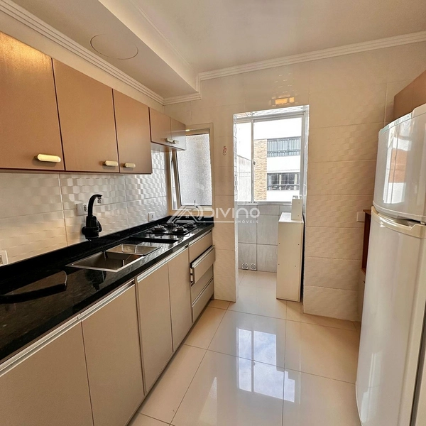 Apartamento com 2 dormitórios e sacada ao lado da Avenida da Igreja em Tramandaí. : 5ª foto da galeria de imagens do imóvel