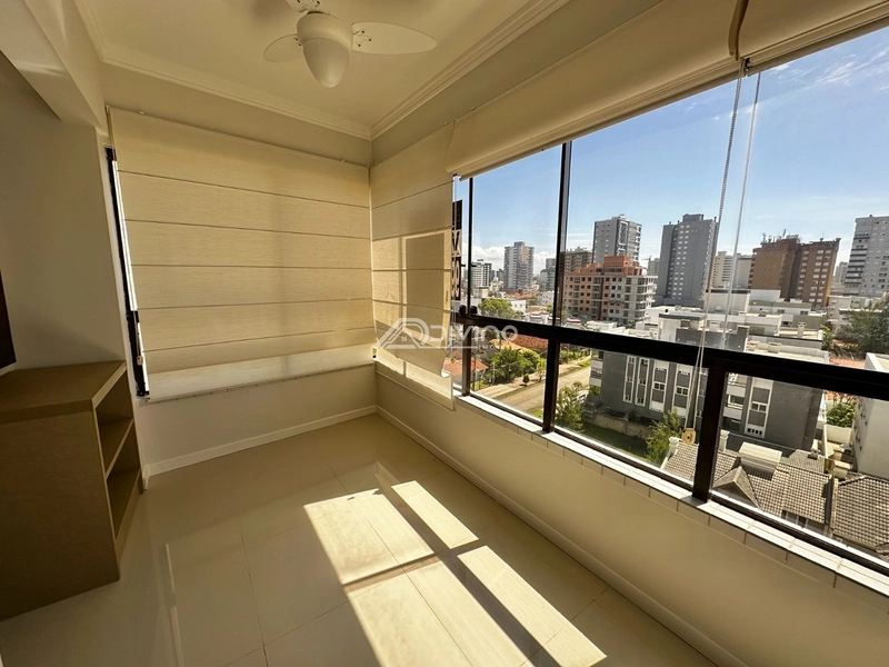 Apartamento amplo com 3 dormitórios, sendo 1 suíte com sacada; : 2ª foto da galeria de imagens do imóvel
