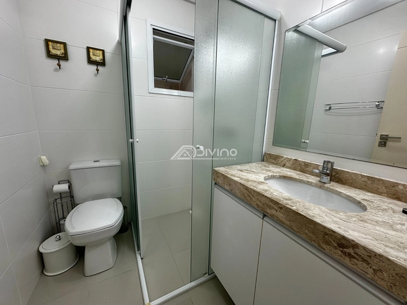 Apartamento amplo com 3 dormitórios, sendo 1 suíte com sacada; : 11ª foto da galeria de imagens do imóvel