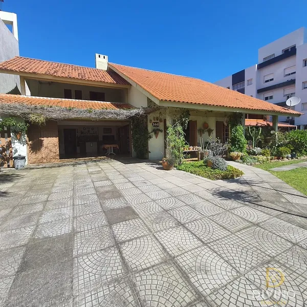 Amplo Sobrado no Centro.: 1ª foto da galeria de imagens do imóvel