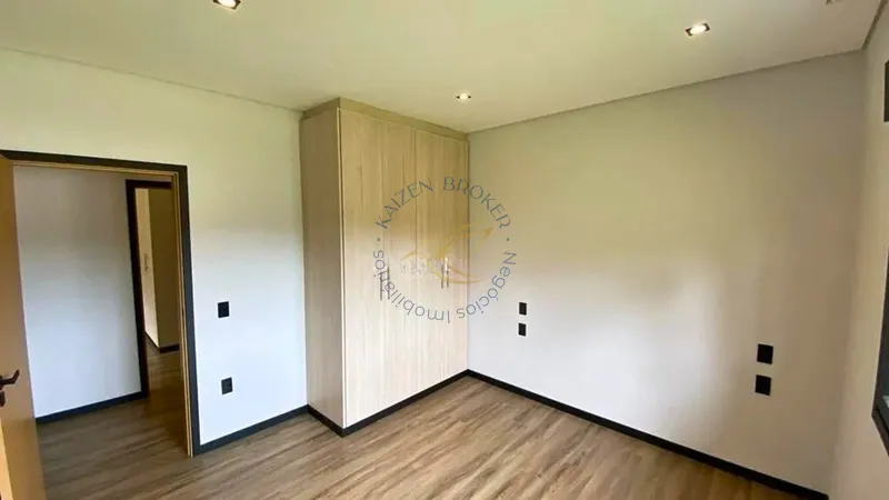 Casa de alto padrão à venda no condomínio Jardim das Palmeiras em Bragança Paulista. 4 dormitórios, lazer completo, segurança 24h e permuta: 16ª foto da galeria de imagens do imóvel