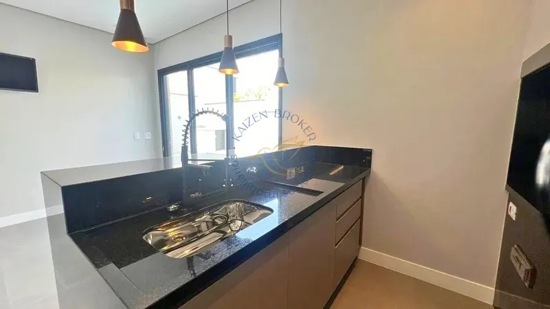 Casa à venda no Parque Imperador em Bragança Paulista. 3 suítes, piscina, sauna, área gourmet, vista para o Lago do Taboão e localização privilegiada.: 5ª foto da galeria de imagens do imóvel
