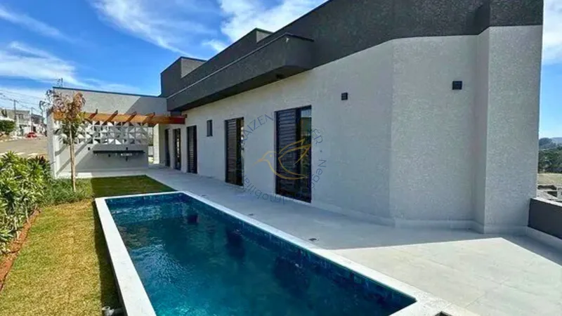 Casa à venda no Portal da Serra em Bragança Paulista. 6 dormitórios, 3 suítes, piscina, área gourmet, vista para montanhas e segurança em condomínio fechado.: 1ª foto da galeria de imagens do imóvel