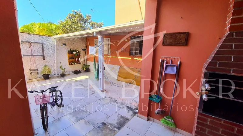 Casa com Edícula à Venda em Bragança Paulista – 3 Dormitórios, Quintal com Churrasqueira e 2 Vagas Cobertas: 18ª foto da galeria de imagens do imóvel