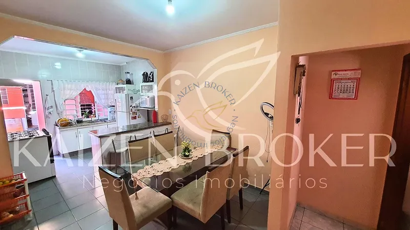 Casa com Edícula à Venda em Bragança Paulista – 3 Dormitórios, Quintal com Churrasqueira e 2 Vagas Cobertas: 7ª foto da galeria de imagens do imóvel