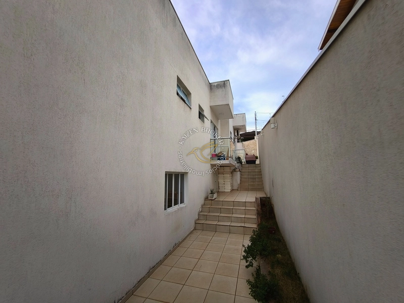 CASA JARDIM AMÉRICA - 4 SUÍTES - Pronta para Morar com + Espaço!: 8ª foto da galeria de imagens do imóvel