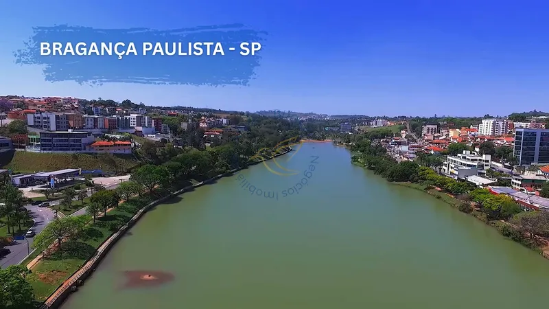 Casa de Alto Padrão à Venda no Euroville II – 3 Suítes, Piscina e Vista Panorâmica em Bragança Paulista: 22ª foto da galeria de imagens do imóvel