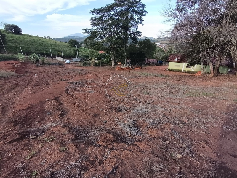 Chácara à venda em Água Comprida – Bragança Paulista/SP. 3.000m² com casa de 2 dormitórios, espaço para lazer, horta ou cultivo. Tranquilidade e natureza perto da cidade!: 1ª foto da galeria de imagens do imóvel