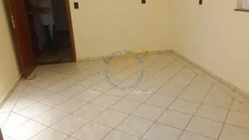 Imóvel residencial com 3 quartos, suíte, salas integradas, edícula e jardim. Bairro tranquilo, próximo ao centro de Bragança Paulista.: 4ª foto da galeria de imagens do imóvel