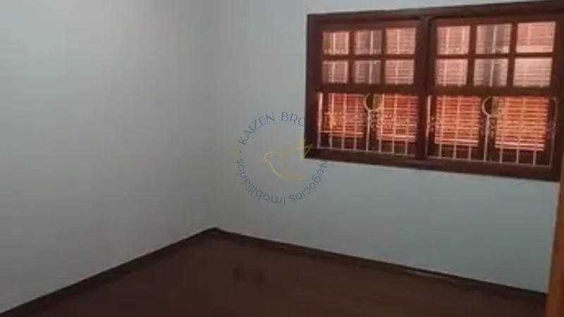 Imóvel residencial com 3 quartos, suíte, salas integradas, edícula e jardim. Bairro tranquilo, próximo ao centro de Bragança Paulista.: 5ª foto da galeria de imagens do imóvel
