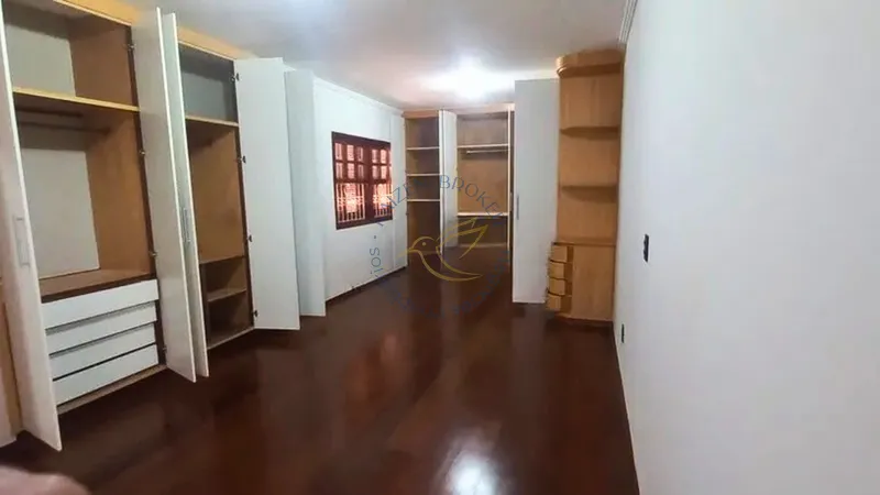 Imóvel residencial com 3 quartos, suíte, salas integradas, edícula e jardim. Bairro tranquilo, próximo ao centro de Bragança Paulista.: 3ª foto da galeria de imagens do imóvel