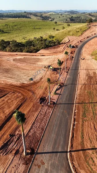 Condomínio fechado de alto padrão em Bragança Paulista. Lotes amplos, infraestrutura moderna, lazer completo e fácil acesso às principais rodovias da região.: 21ª foto da galeria de imagens do imóvel