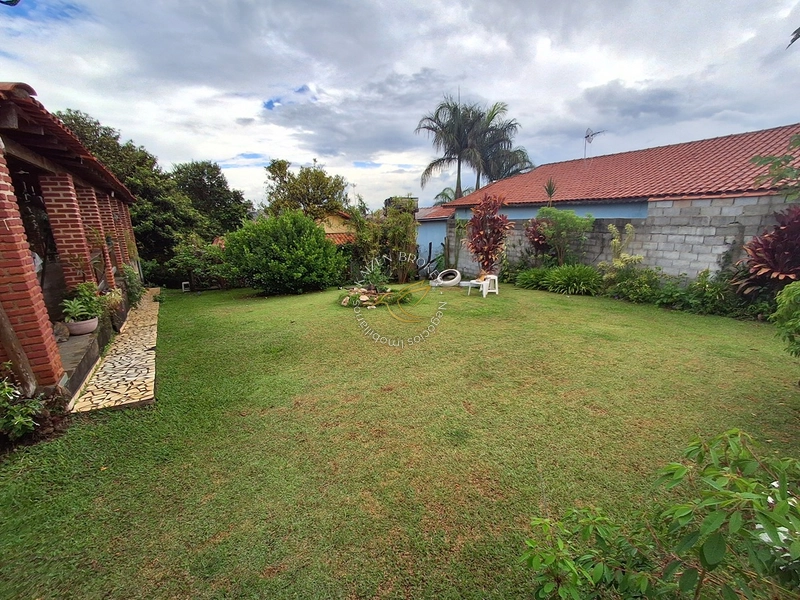 🏠 Chácara toda Avarandada à Venda | 1.100 m² | Chácaras Manacás, Pinhalzinho, SP: 7ª foto da galeria de imagens do imóvel