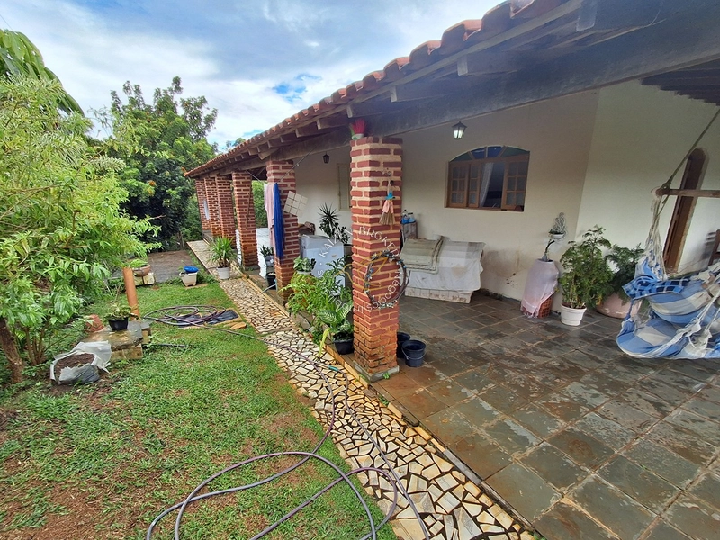 🏠 Chácara toda Avarandada à Venda | 1.100 m² | Chácaras Manacás, Pinhalzinho, SP: 4ª foto da galeria de imagens do imóvel