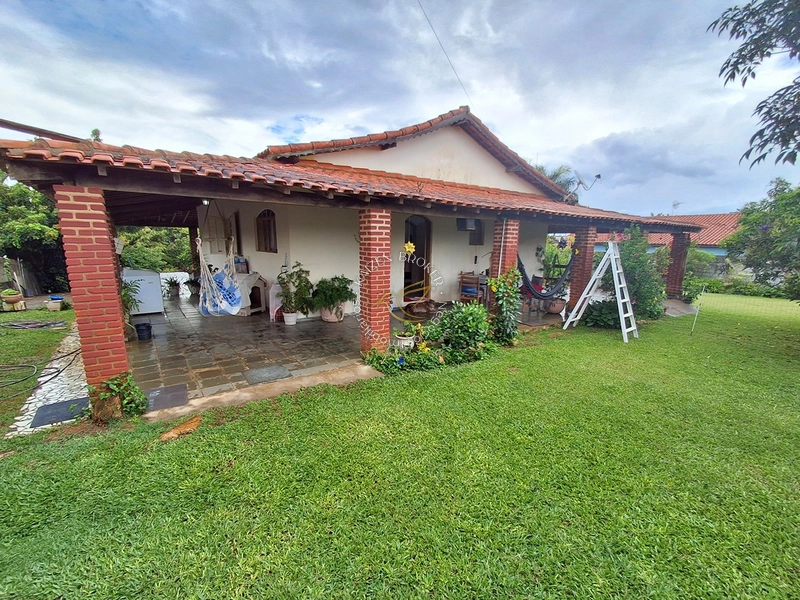 🏠 Chácara toda Avarandada à Venda | 1.100 m² | Chácaras Manacás, Pinhalzinho, SP: 3ª foto da galeria de imagens do imóvel