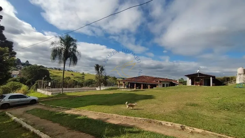 Chácara com 10 dormitórios, piscina, quadra e 4 casas independentes em Bragança Paulista SP. Ideal para pousada, eventos ou lazer familiar. Agende sua visita!: 2ª foto da galeria de imagens do imóvel