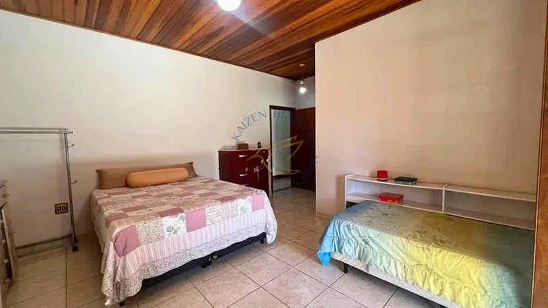 Casa térrea à venda no Jardim das Palmeiras em Bragança Paulista. 6 dormitórios, piscina, área gourmet, 9 vagas e lazer completo em condomínio fechado.: 10ª foto da galeria de imagens do imóvel