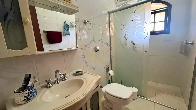 Casa térrea à venda no Jardim das Palmeiras em Bragança Paulista. 6 dormitórios, piscina, área gourmet, 9 vagas e lazer completo em condomínio fechado.: 8ª foto da galeria de imagens do imóvel