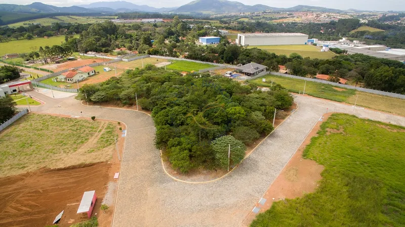 Curitibanos Eco Residence em Bragança Paulista. Condomínio com segurança, áreas verdes, quadras esportivas, espaço pet, salão de festas e lago paisagístico.: 4ª foto da galeria de imagens do imóvel