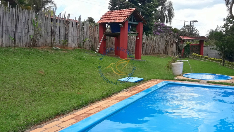 Imóvel com 2.055m² em Bragança Paulista, 3 quartos, piscina e área de lazer. Chácara cercada por natureza e ideal para descanso ou moradia.: 6ª foto da galeria de imagens do imóvel
