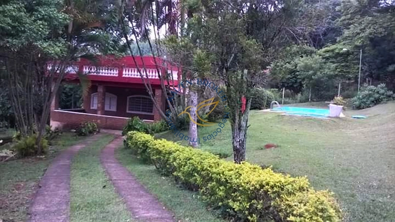 Imóvel com 2.055m² em Bragança Paulista, 3 quartos, piscina e área de lazer. Chácara cercada por natureza e ideal para descanso ou moradia.: 3ª foto da galeria de imagens do imóvel