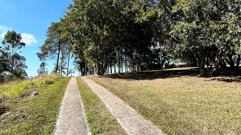 Imóvel rural em Bragança Paulista com estrutura completa, acesso asfaltado, poço semi-artesiano e alto potencial de valorização.: 2ª foto da galeria de imagens do imóvel