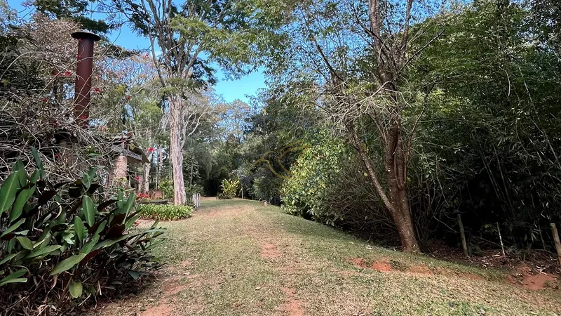 Sítio com casa sede, casa de caseiro, piscina, campo e churrasqueira em Bragança Paulista. Excelente oportunidade para investir ou morar.: 1ª foto da galeria de imagens do imóvel