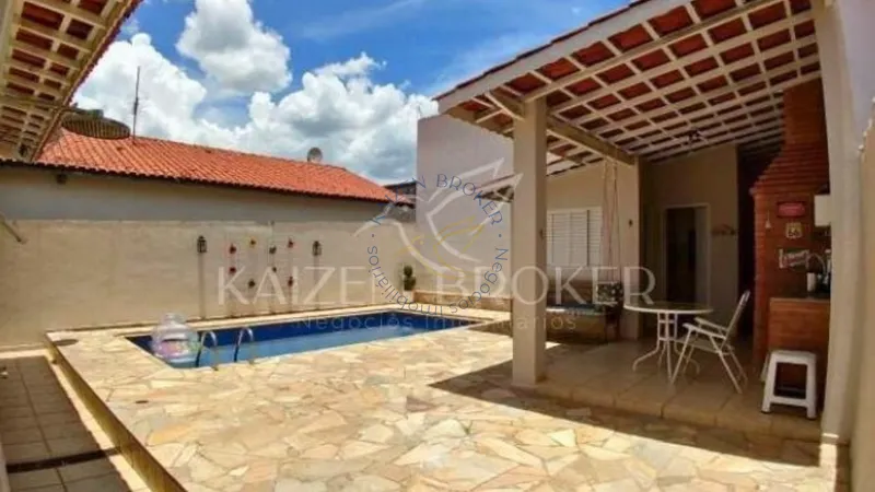 Casa com 3 Quartos, Suíte, Piscina, Jardim, Varanda, Escritório e Portão eletrônico em Bragança Paulista (próximo ao Centro): 13ª foto da galeria de imagens do imóvel