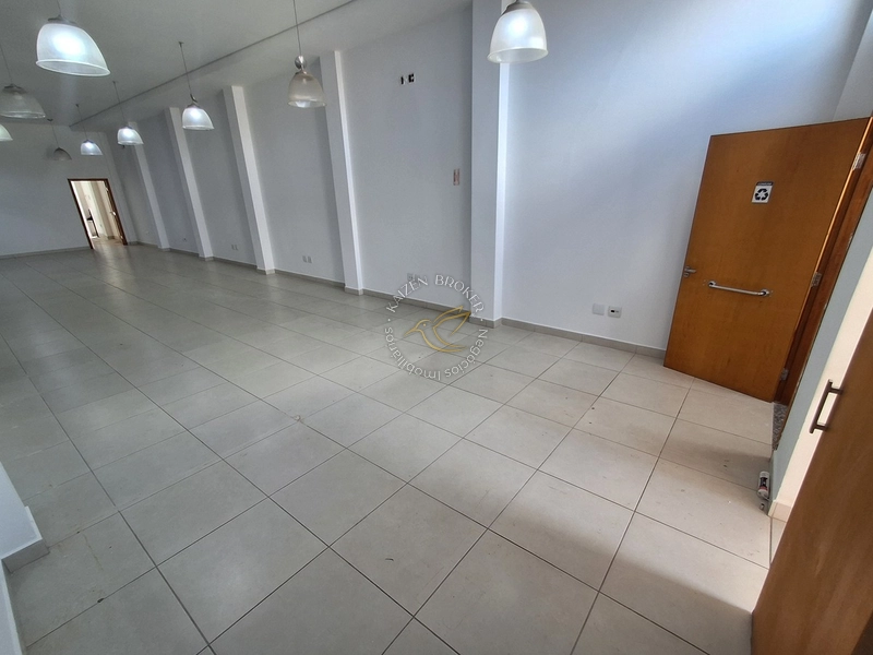 🏢 Amplo Salão Comercial de 150m² para Locação no Centro de Bragança Paulista - SP: 11ª foto da galeria de imagens do imóvel