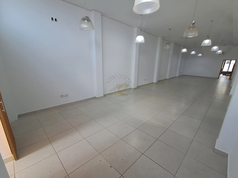 🏢 Amplo Salão Comercial de 150m² para Locação no Centro de Bragança Paulista - SP: 12ª foto da galeria de imagens do imóvel
