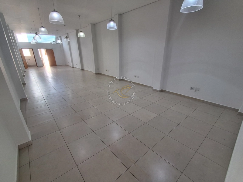 🏢 Amplo Salão Comercial de 150m² para Locação no Centro de Bragança Paulista - SP: 9ª foto da galeria de imagens do imóvel