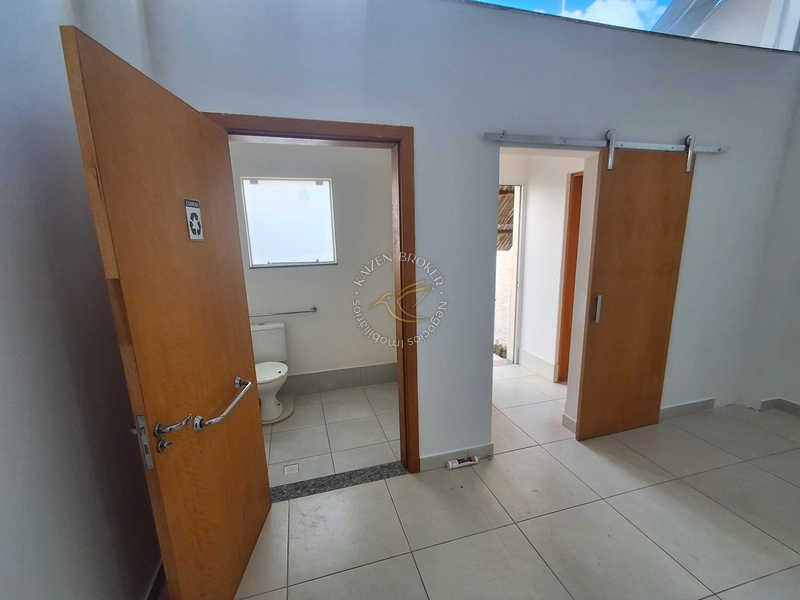 🏢 Amplo Salão Comercial de 150m² para Locação no Centro de Bragança Paulista - SP: 13ª foto da galeria de imagens do imóvel