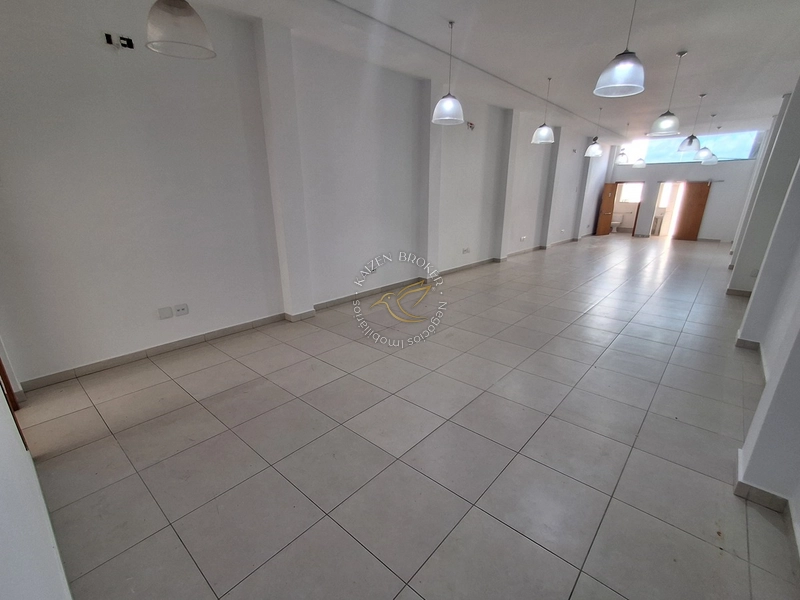 🏢 Amplo Salão Comercial de 150m² para Locação no Centro de Bragança Paulista - SP: 10ª foto da galeria de imagens do imóvel