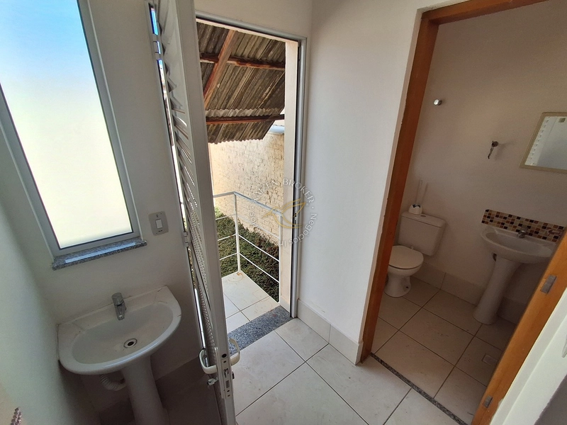 🏢 Amplo Salão Comercial de 150m² para Locação no Centro de Bragança Paulista - SP: 15ª foto da galeria de imagens do imóvel