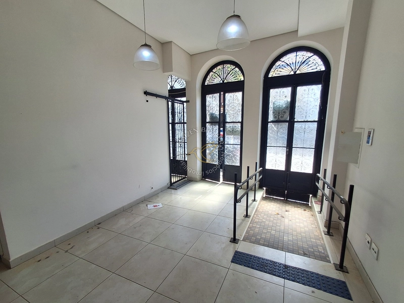 🏢 Amplo Salão Comercial de 150m² para Locação no Centro de Bragança Paulista - SP: 5ª foto da galeria de imagens do imóvel