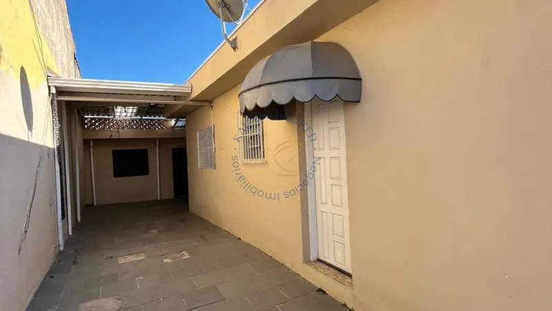 Casa à venda na Vila Mota em Bragança Paulista. Duas moradias no mesmo terreno, quintal amplo, rua sem saída e excelente localização. Aceita financiamento e FGTS.: 22ª foto da galeria de imagens do imóvel