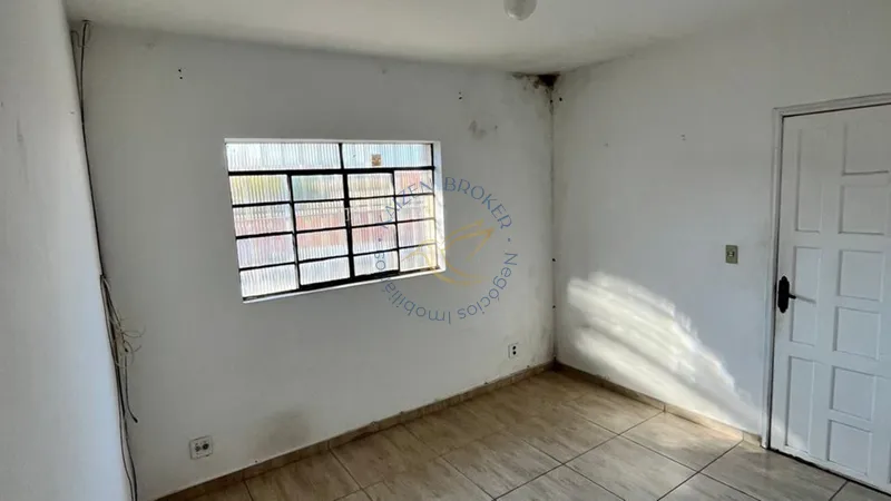 Casa à venda na Vila Mota em Bragança Paulista. Duas moradias no mesmo terreno, quintal amplo, rua sem saída e excelente localização. Aceita financiamento e FGTS.: 36ª foto da galeria de imagens do imóvel