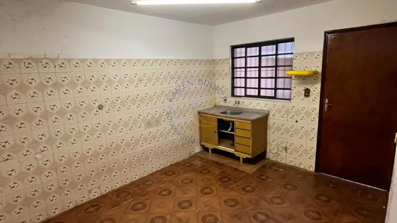 Casa à venda na Vila Mota em Bragança Paulista. Duas moradias no mesmo terreno, quintal amplo, rua sem saída e excelente localização. Aceita financiamento e FGTS.: 37ª foto da galeria de imagens do imóvel