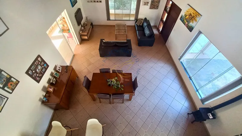 Chácara com 2 quartos, suíte, piscina, espaço gourmet e jardim em Bragança Paulista SP. Terreno amplo, 6 vagas e permuta por imóvel no centro. Agende sua visita!: 9ª foto da galeria de imagens do imóvel