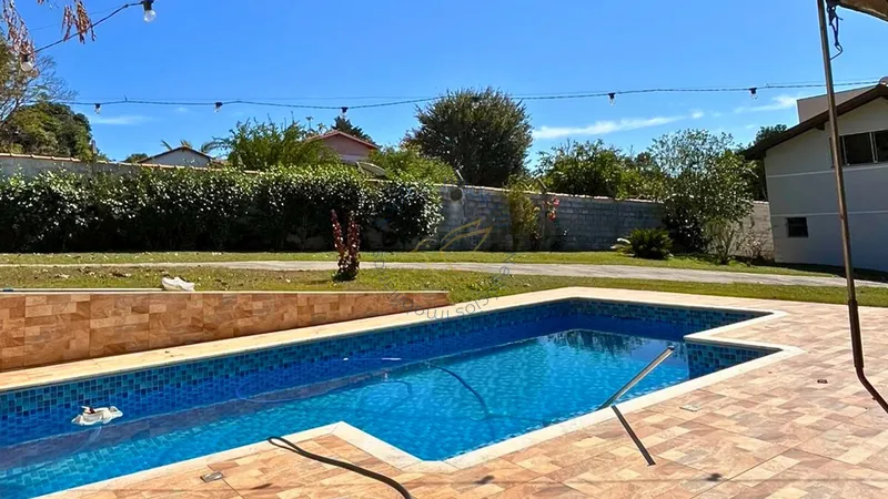 Chácara com 2 quartos, suíte, piscina, espaço gourmet e jardim em Bragança Paulista SP. Terreno amplo, 6 vagas e permuta por imóvel no centro. Agende sua visita!: 27ª foto da galeria de imagens do imóvel