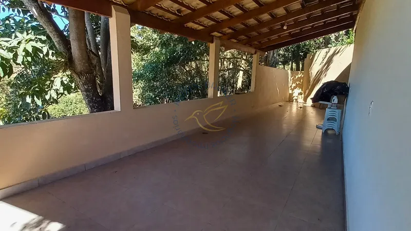 Chácara com 2 quartos, suíte, piscina, espaço gourmet e jardim em Bragança Paulista SP. Terreno amplo, 6 vagas e permuta por imóvel no centro. Agende sua visita!: 30ª foto da galeria de imagens do imóvel