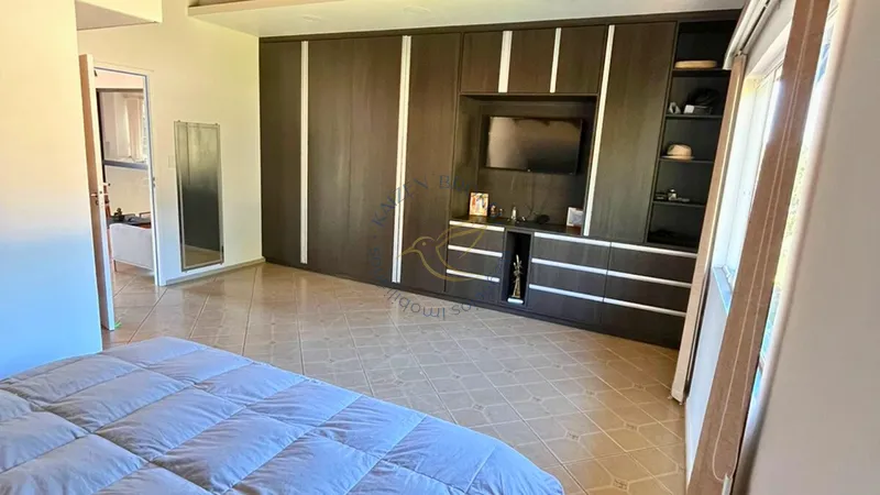 Chácara com 2 quartos, suíte, piscina, espaço gourmet e jardim em Bragança Paulista SP. Terreno amplo, 6 vagas e permuta por imóvel no centro. Agende sua visita!: 14ª foto da galeria de imagens do imóvel