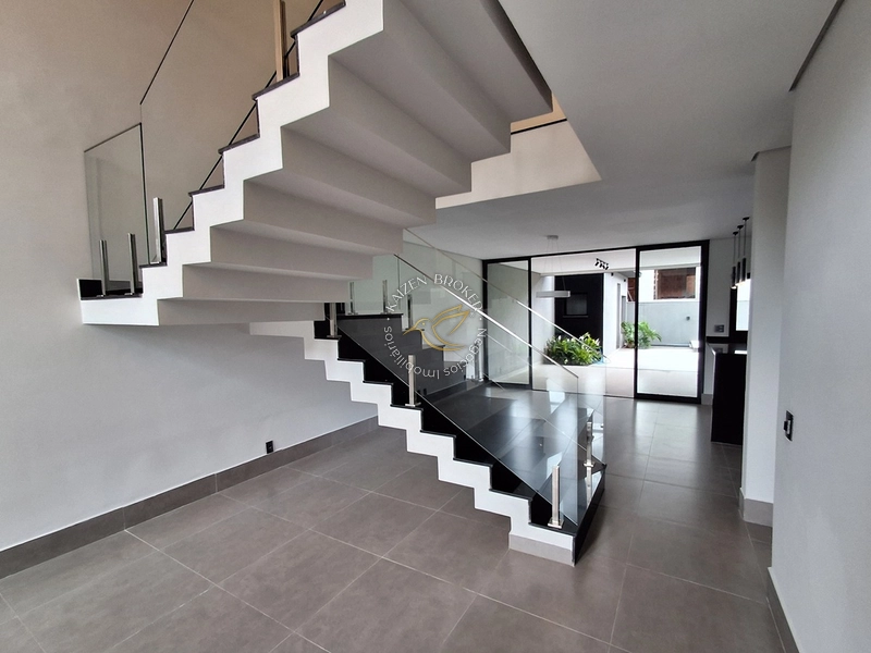 SOBRADO ALTO PADRÃO no Condomínio SAN VITALE, Bragança Paulista | 5 Suítes, Vista para o Lago e Lazer Premium: 8ª foto da galeria de imagens do imóvel