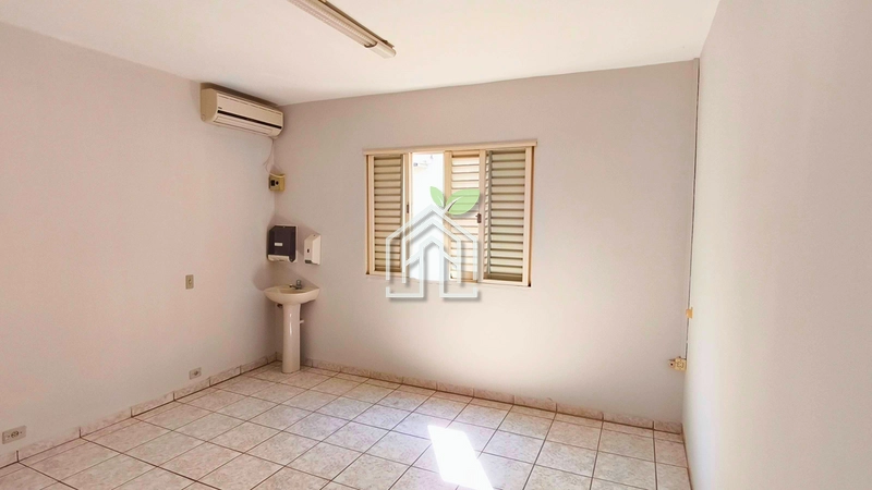 Imóvel Comercial Ideal para Clínica – 350 m² | R$ 8.000/mês: 26ª foto da galeria de imagens do imóvel