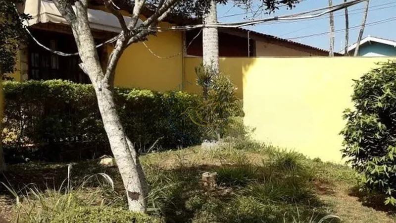 Casa térrea à venda no Jardim Primavera em Bragança Paulista. 3 dormitórios, suíte, edícula, área gourmet e 5 vagas. Próxima ao Lago do Taboão e Euroville.: 2ª foto da galeria de imagens do imóvel